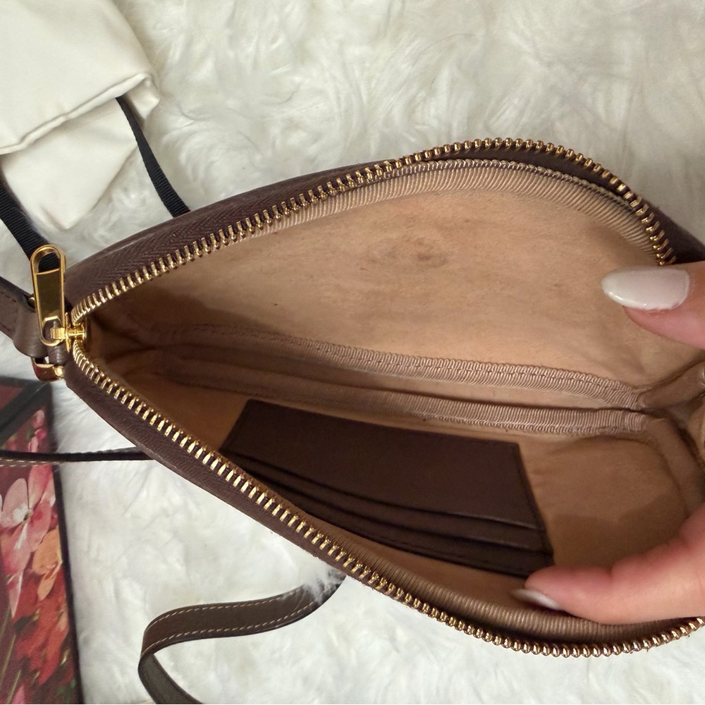 Gucci Brown Crossbody Bag with Signature Pattern - Picture 14 of 15